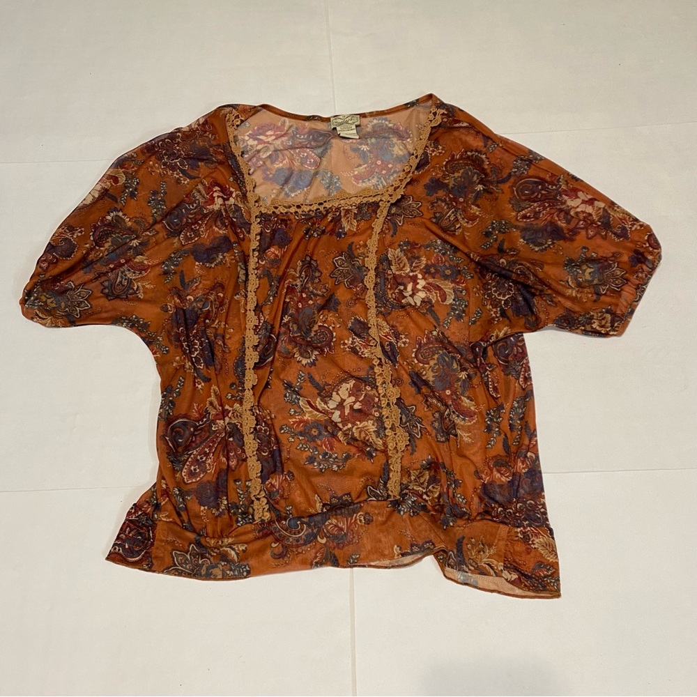 ❤️Eyelash Couture Burnt Orange Floral Blouse with Lace Trim